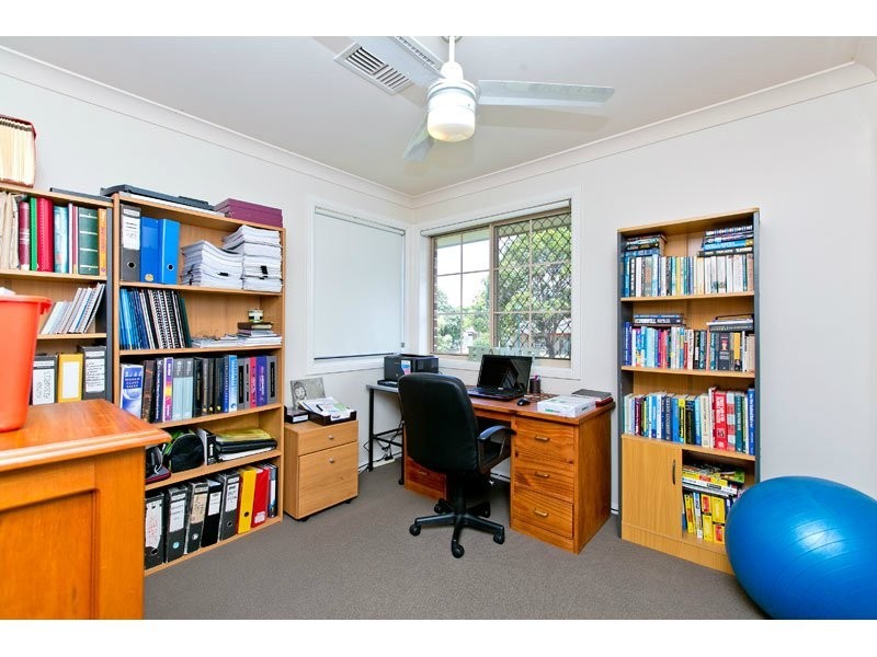 5 Caledonian Cres, Alexandra Hills QLD 4161