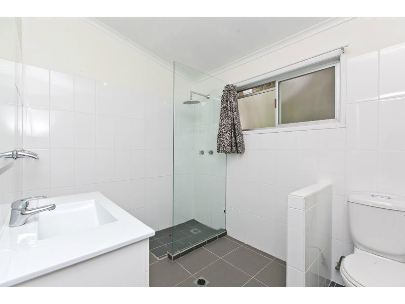 22 Bay Street, Redland Bay QLD 4165