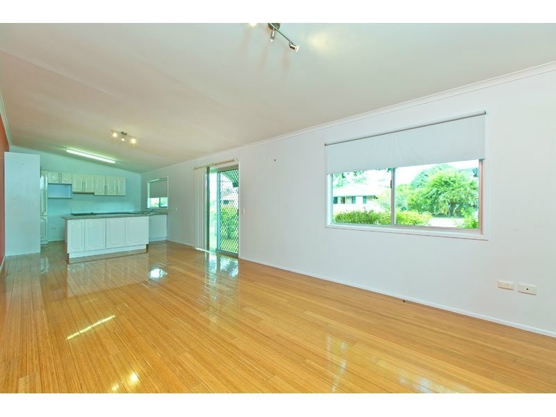 22 Bay Street, Redland Bay QLD 4165