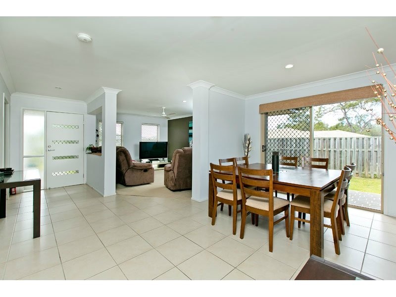 37 Aqua Crescent, Redland Bay QLD 4165