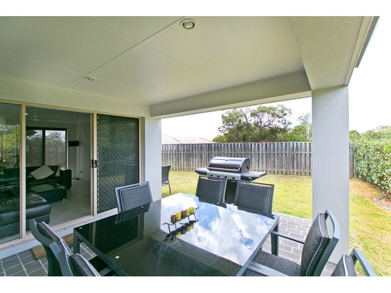 37 Aqua Crescent, Redland Bay QLD 4165