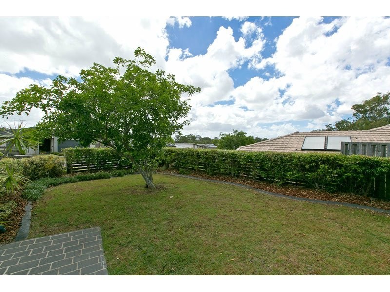 37 Aqua Crescent, Redland Bay QLD 4165