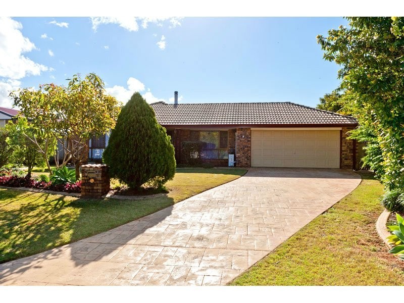 5 Gleneagles Crt, Redland Bay QLD 4165
