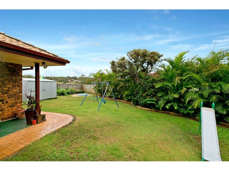 5 Gleneagles Crt, Redland Bay QLD 4165