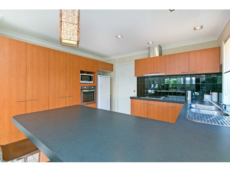 4 Foote Street, Redland Bay QLD 4165