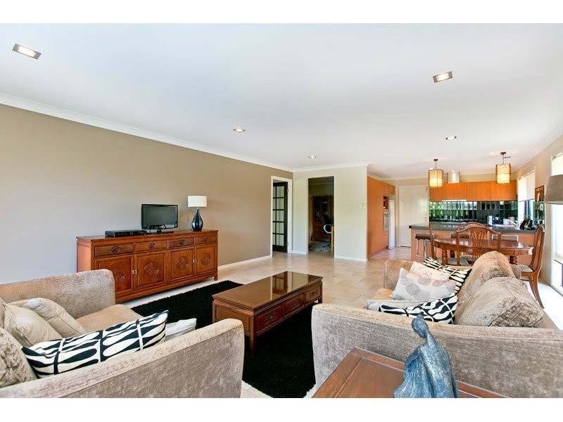 4 Foote Street, Redland Bay QLD 4165