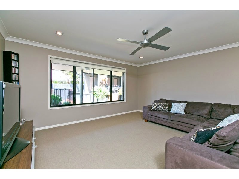 4 Foote Street, Redland Bay QLD 4165