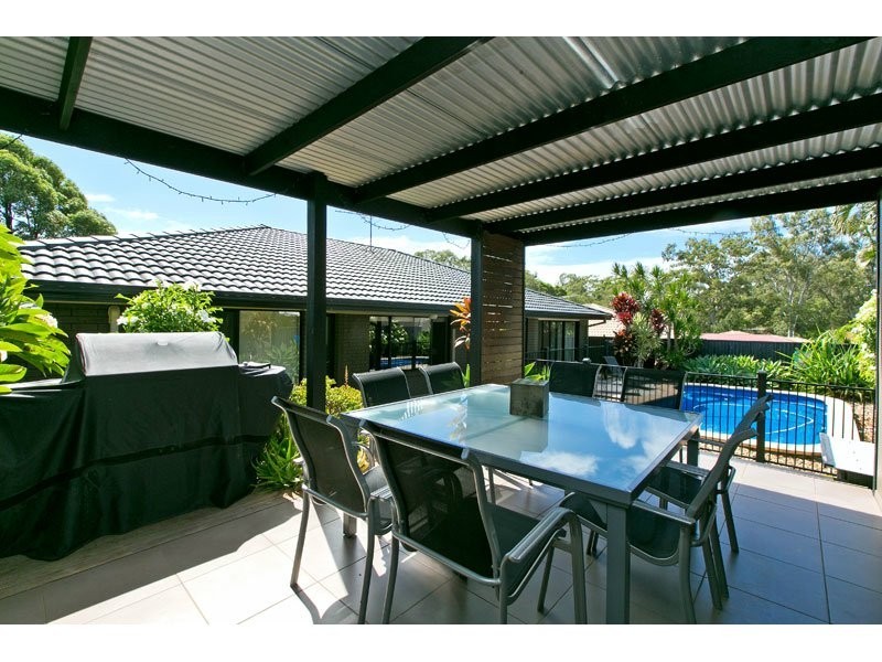 4 Foote Street, Redland Bay QLD 4165
