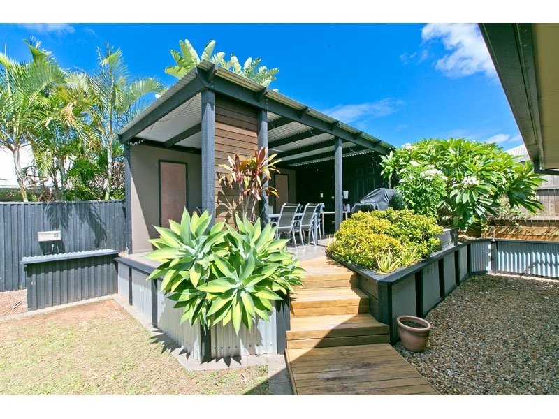 4 Foote Street, Redland Bay QLD 4165
