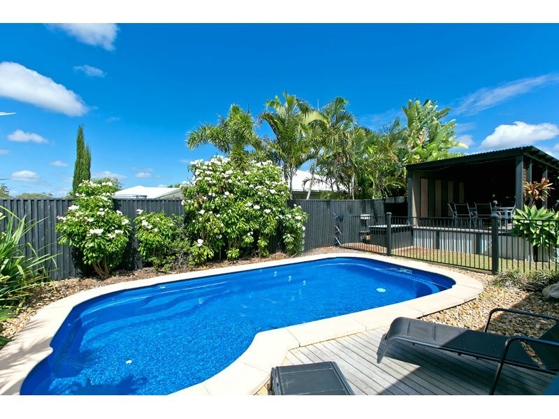 4 Foote Street, Redland Bay QLD 4165