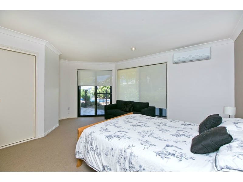 4 Foote Street, Redland Bay QLD 4165