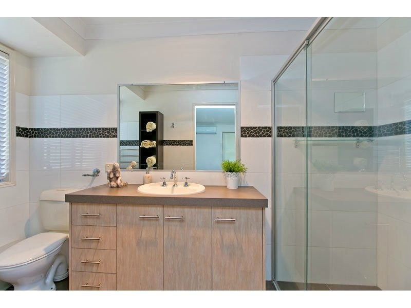 4 Foote Street, Redland Bay QLD 4165