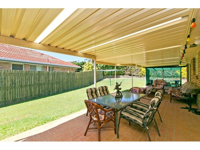 9 Darren Close, Victoria Point QLD 4165