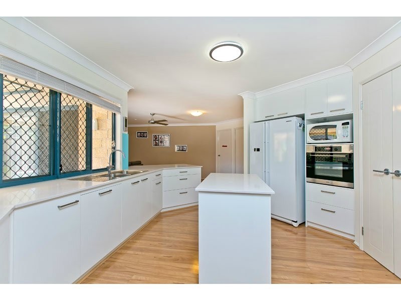 4 Veitch Close, Wellington Point QLD 4160