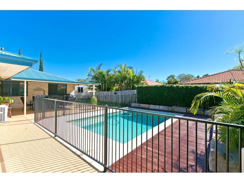 4 Veitch Close, Wellington Point QLD 4160