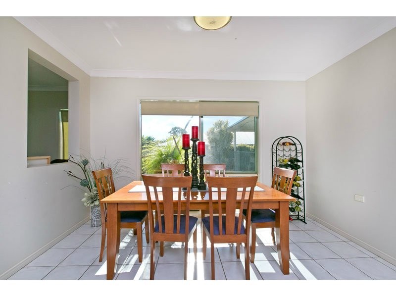 7 Caswell Cres, Redland Bay QLD 4165