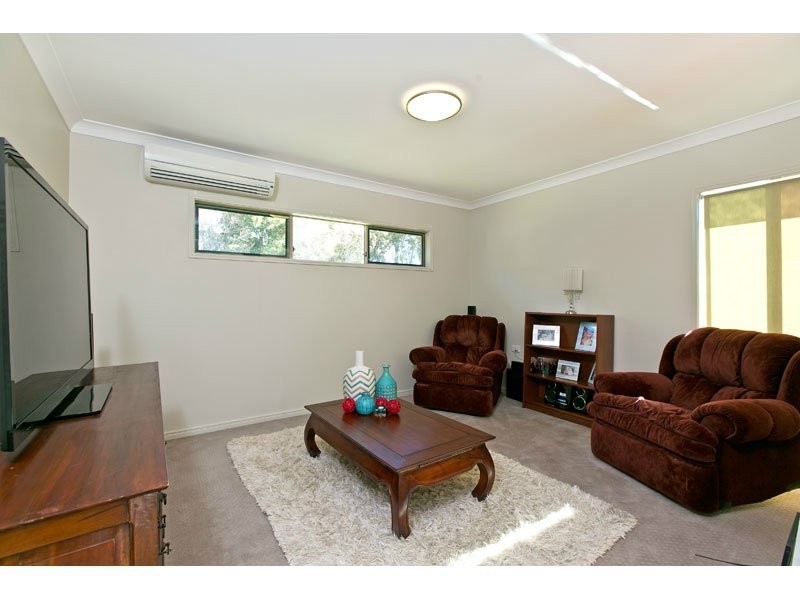 7 Caswell Cres, Redland Bay QLD 4165