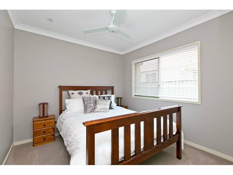 7 Caswell Cres, Redland Bay QLD 4165