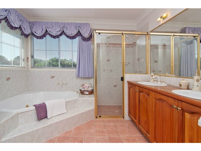 49 The Boulevard, Redland Bay QLD 4165