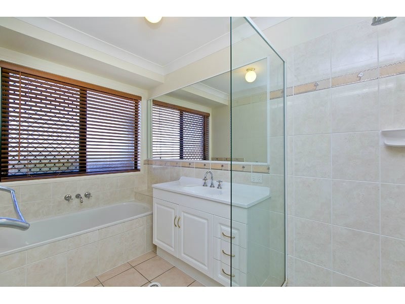 11 Burkett Crescent, Victoria Point QLD 4165