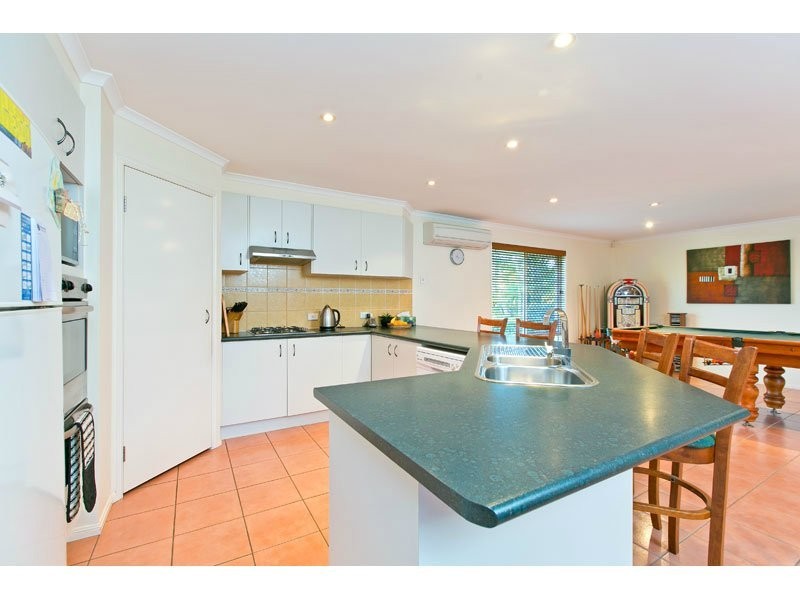 10 Larkspur Street, Redland Bay QLD 4165