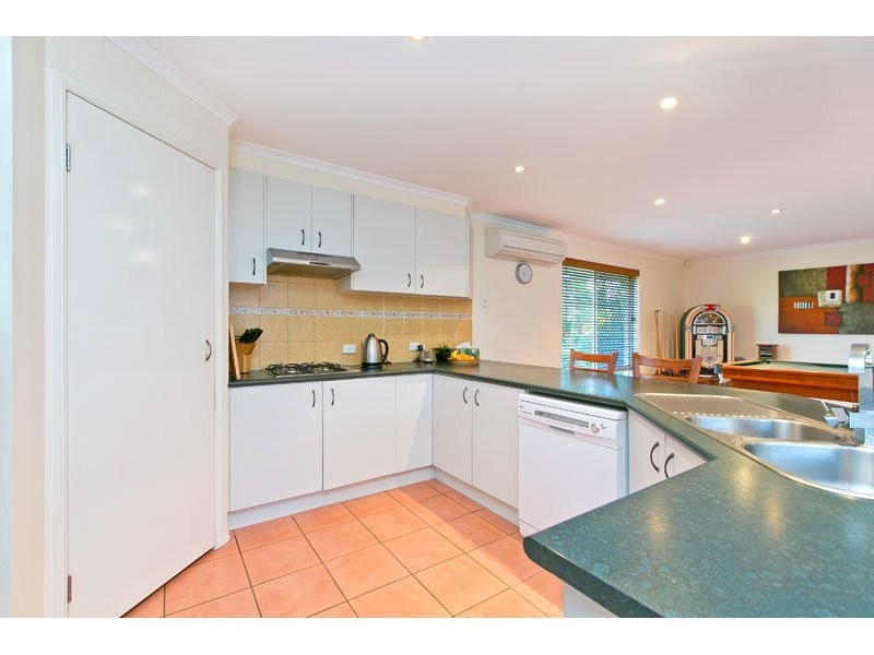 10 Larkspur Street, Redland Bay QLD 4165