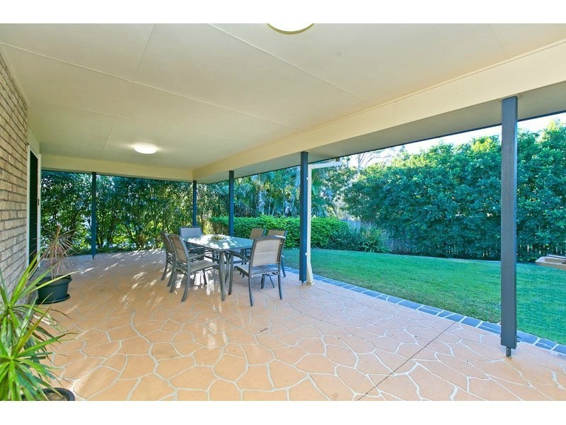 10 Larkspur Street, Redland Bay QLD 4165