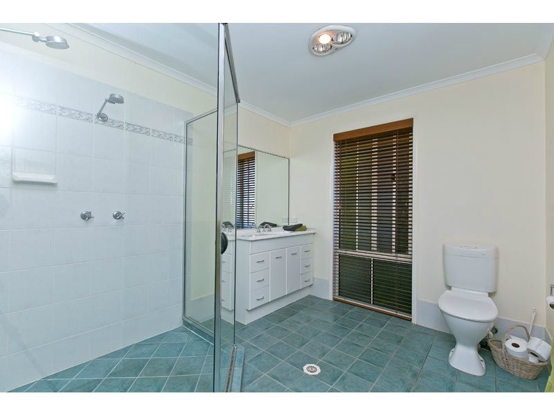 10 Larkspur Street, Redland Bay QLD 4165