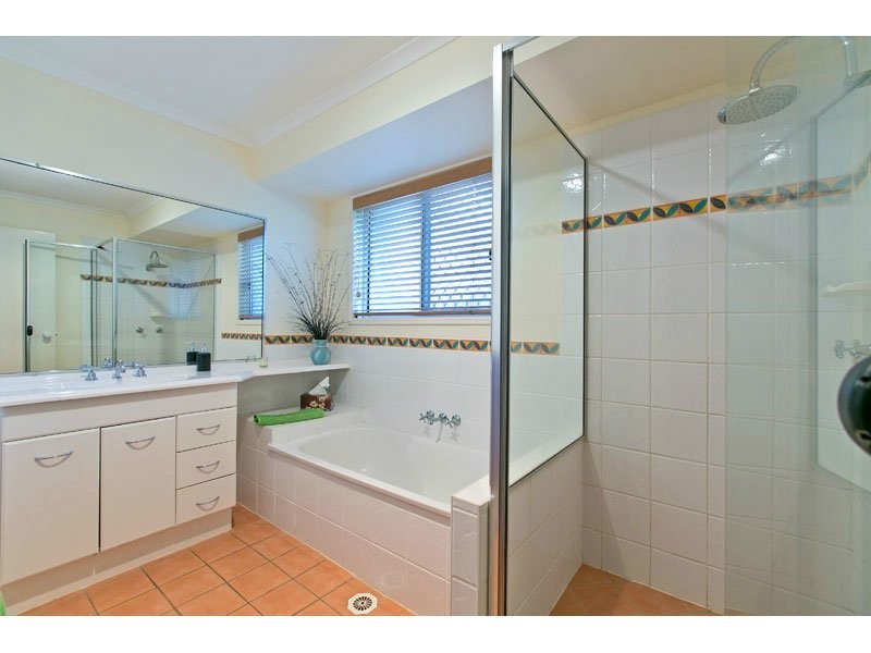 10 Larkspur Street, Redland Bay QLD 4165