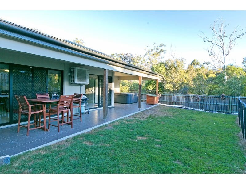 17 Scribbly Gum Place, Mount Cotton QLD 4165