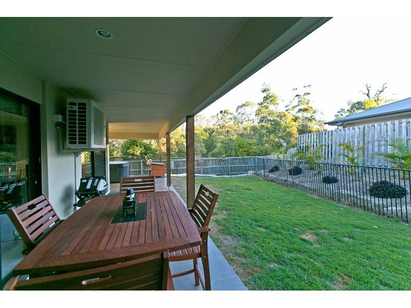 17 Scribbly Gum Place, Mount Cotton QLD 4165