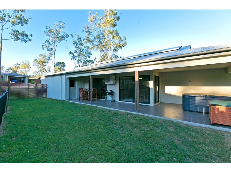 17 Scribbly Gum Place, Mount Cotton QLD 4165