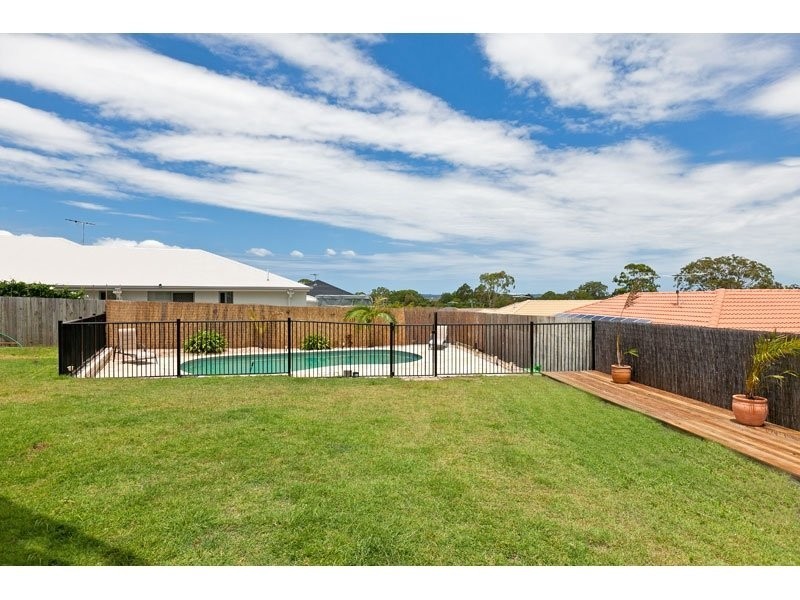 5 Aspen Place, Redland Bay QLD 4165