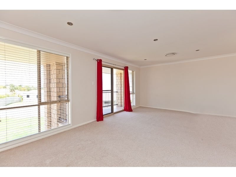 5 Aspen Place, Redland Bay QLD 4165