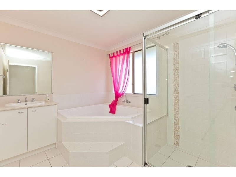 5 Aspen Place, Redland Bay QLD 4165