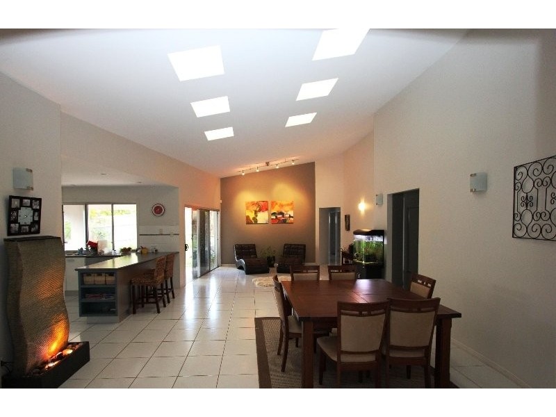 2 Zeus Court, Cleveland QLD 4163