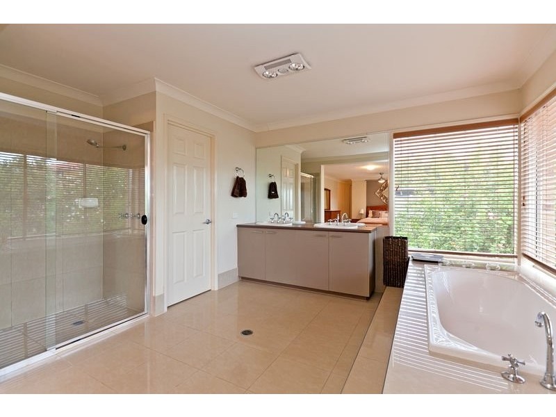 18 Keirnan Street, Redland Bay QLD 4165