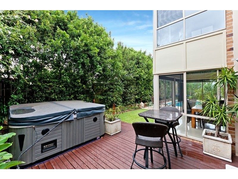 18 Keirnan Street, Redland Bay QLD 4165