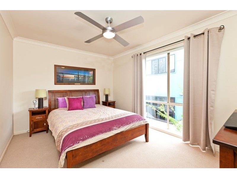 18 Keirnan Street, Redland Bay QLD 4165