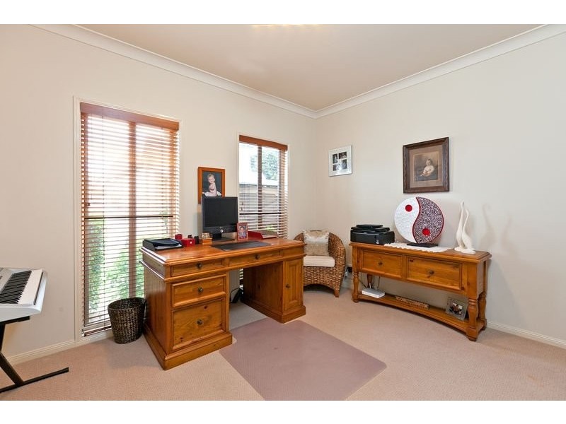 18 Keirnan Street, Redland Bay QLD 4165