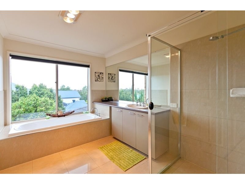 18 Keirnan Street, Redland Bay QLD 4165