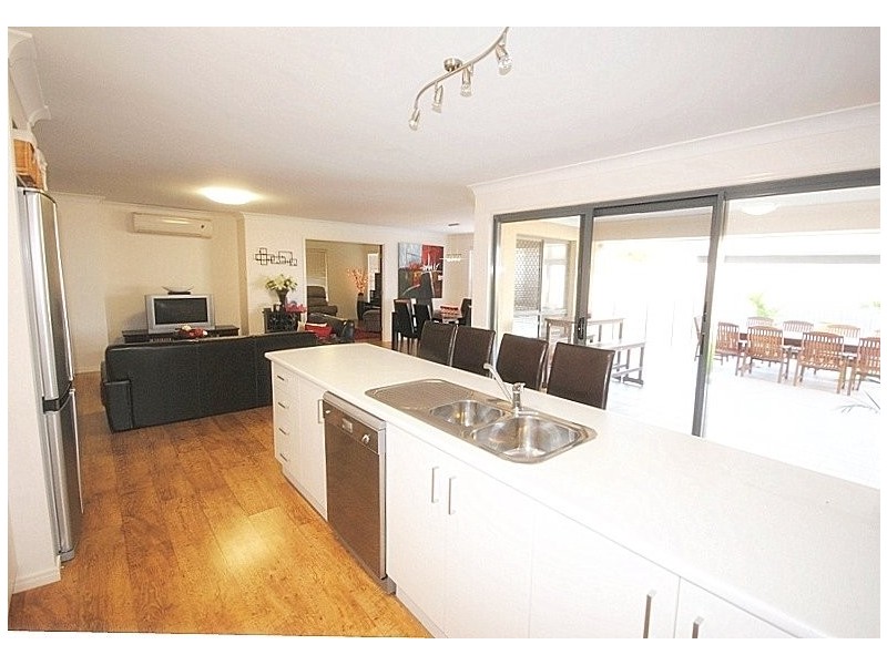 43 Aquila Street, Redland Bay QLD 4165