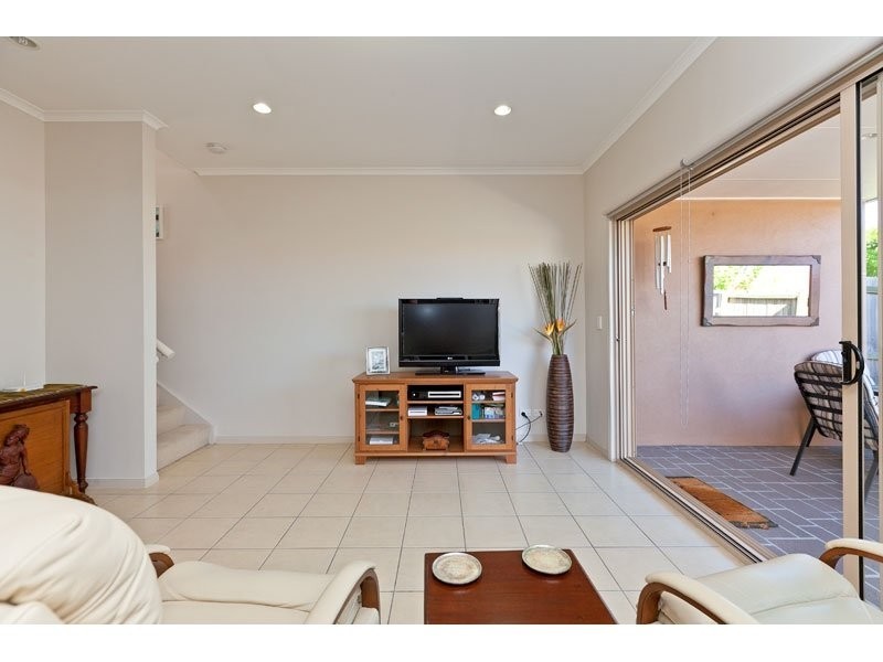 2/25 Homer Street, Cleveland QLD 4163