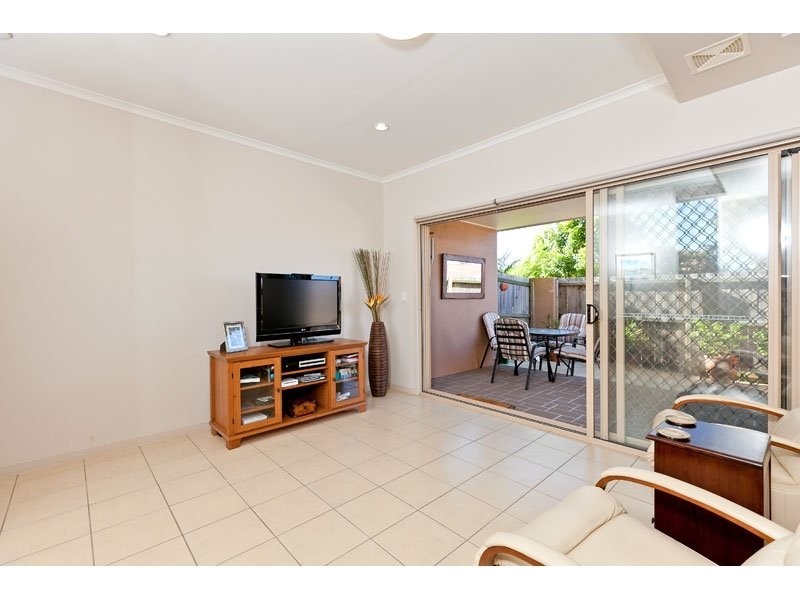 2/25 Homer Street, Cleveland QLD 4163