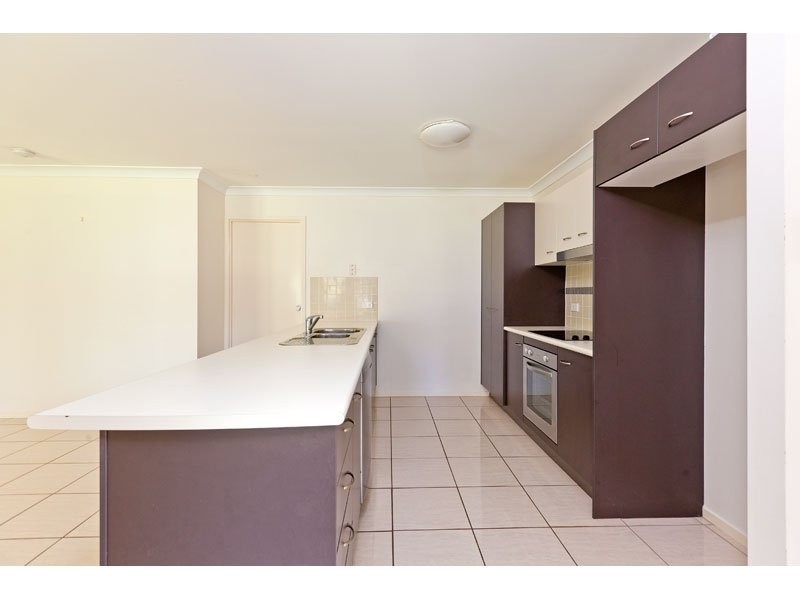 12 Green Place, Redland Bay QLD 4165