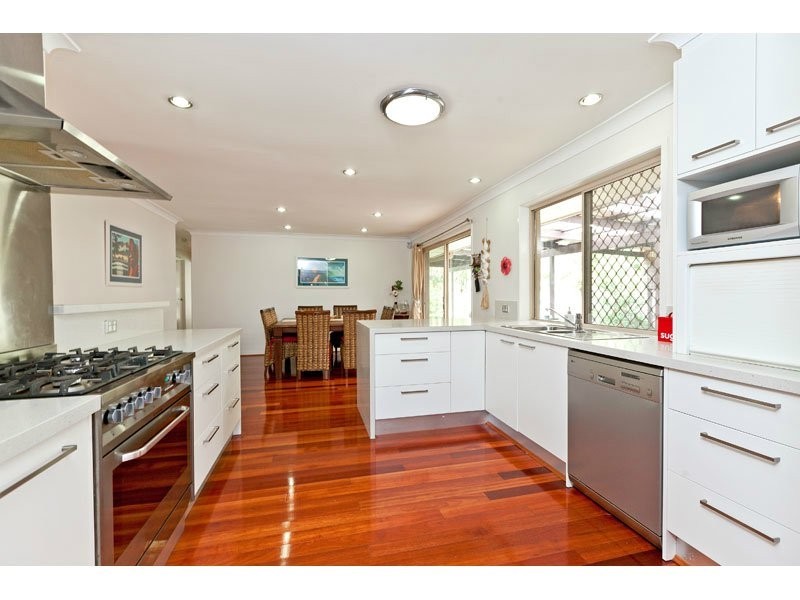 5 Honeysuckle Court, Victoria Point QLD 4165