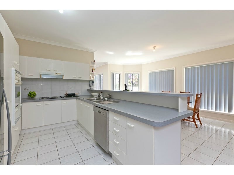 5 Cresthill Street, Birkdale QLD 4159