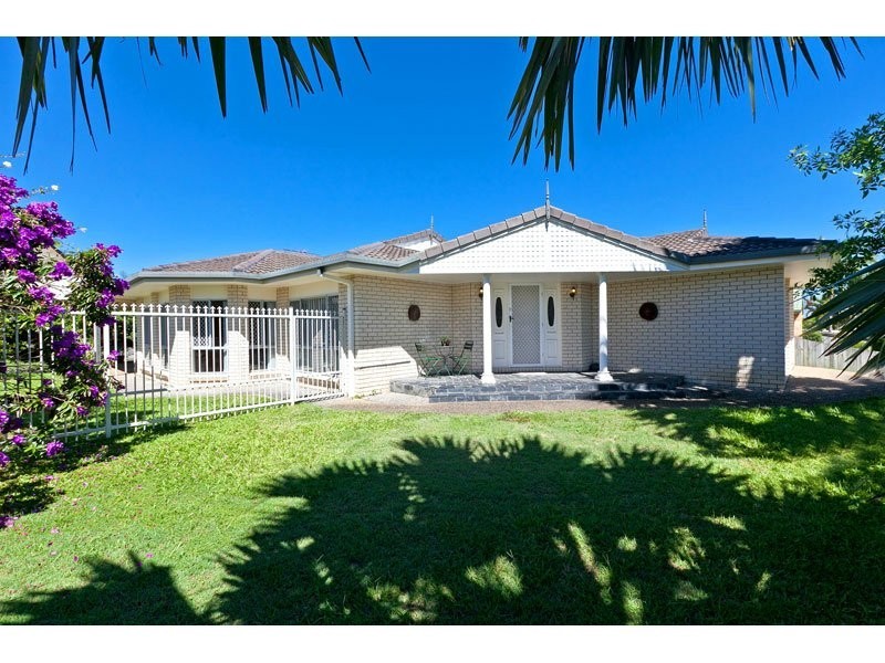 5 Cresthill Street, Birkdale QLD 4159