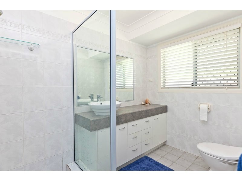 5 Cresthill Street, Birkdale QLD 4159