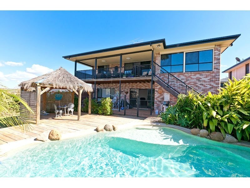 13 Lindeman Place, Redland Bay QLD 4165
